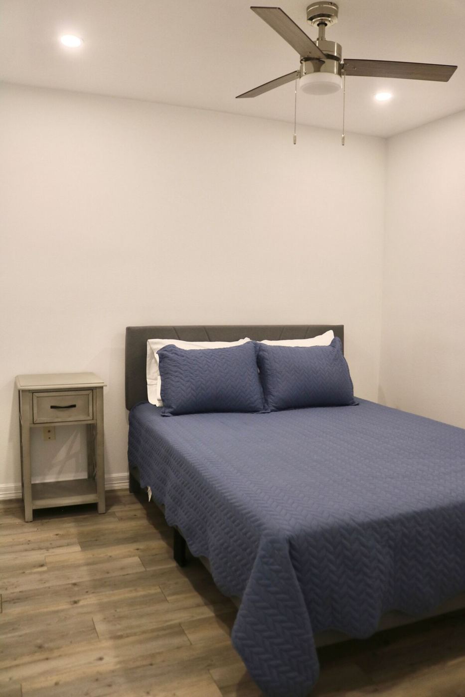 Bedroom with queen bed