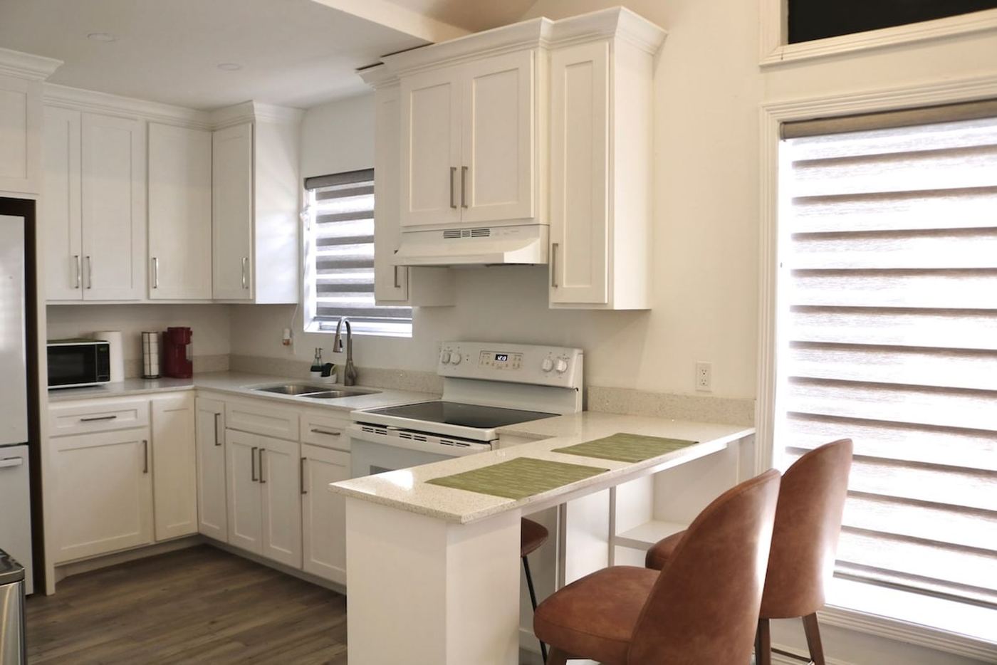 Full kitchen